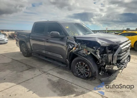 2025 Toyota Tundra Crewmax Sr из США, поврежденный, VIN 5TFLA5ABXSX048588